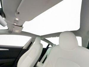 Tesla Model 3 bild 17