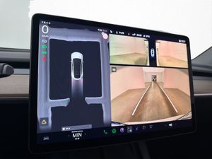 Tesla Model Y bild 25