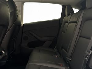 Tesla Model Y bild 13
