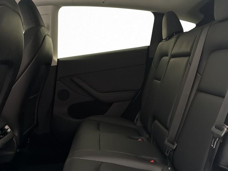 Tesla Model Y bild 13