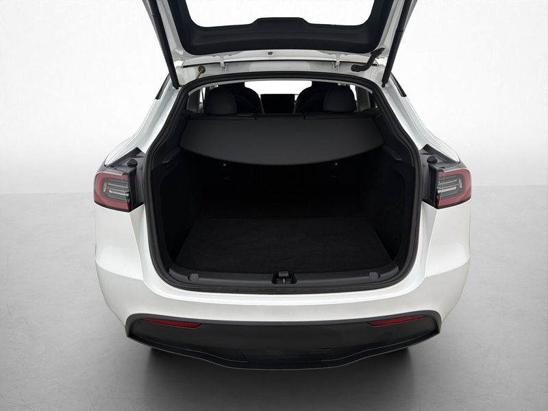Tesla Model Y bild 9