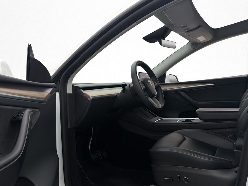 Tesla Model Y bild 16