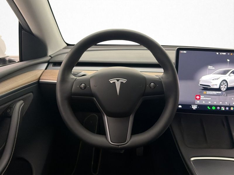 Tesla Model Y bild 15