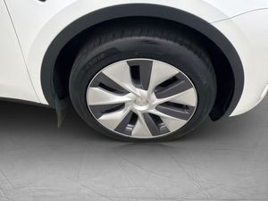 Tesla Model Y bild 33