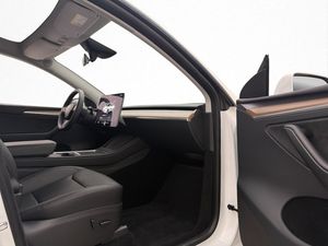 Tesla Model Y bild 12