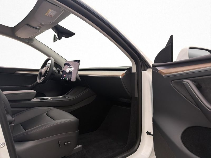 Tesla Model Y bild 12