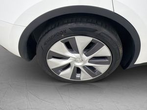 Tesla Model Y bild 32