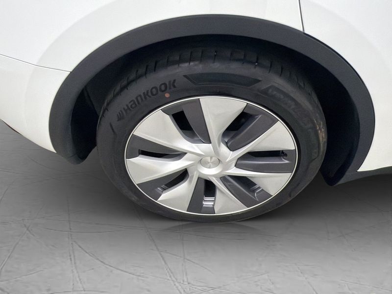 Tesla Model Y bild 32