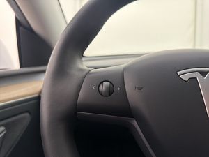 Tesla Model Y bild 26