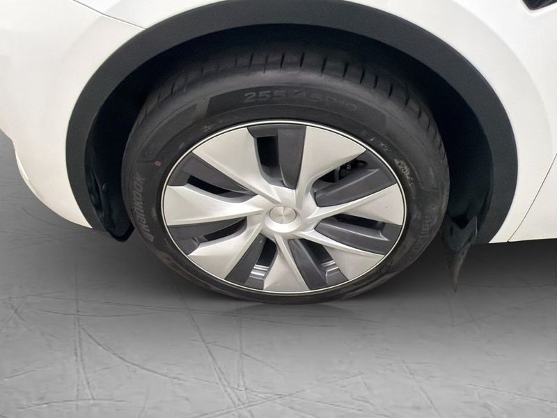 Tesla Model Y bild 30