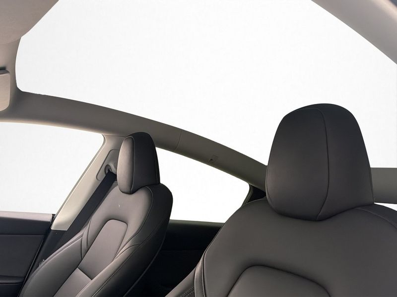 Tesla Model Y bild 18