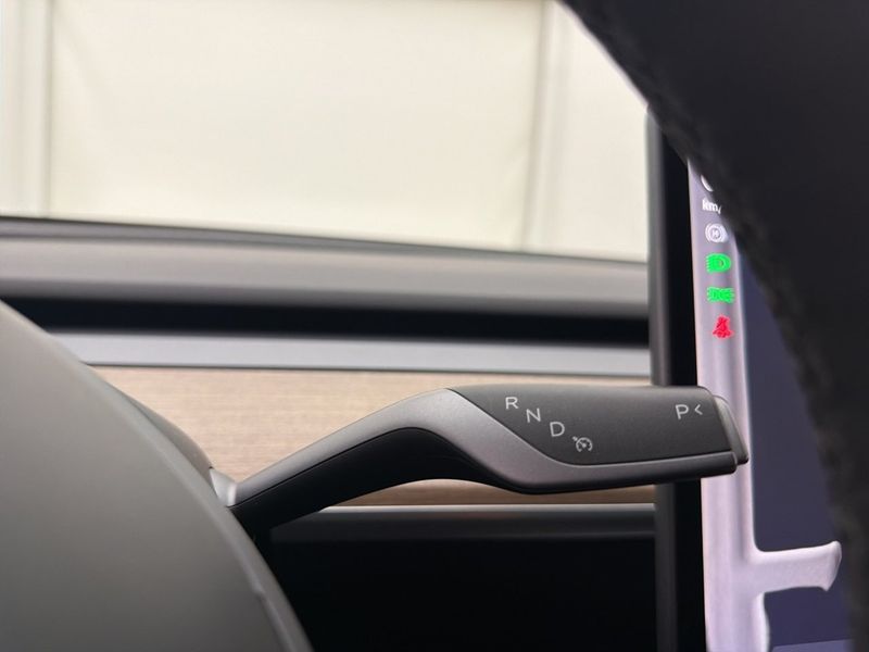 Tesla Model Y bild 28