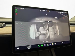 Tesla Model Y bild 24