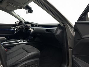 Audi Q8 bild 13