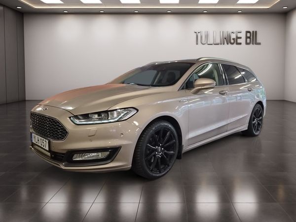 Ford Mondeo Kombi Bi-Turbo 210HK Vignale Massage Pano Läder Värmare - 2017