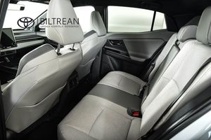 Toyota C-HR+ bild 8