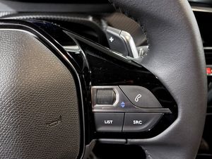 Peugeot 208 bild 8