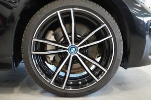 BMW 330 bild 16