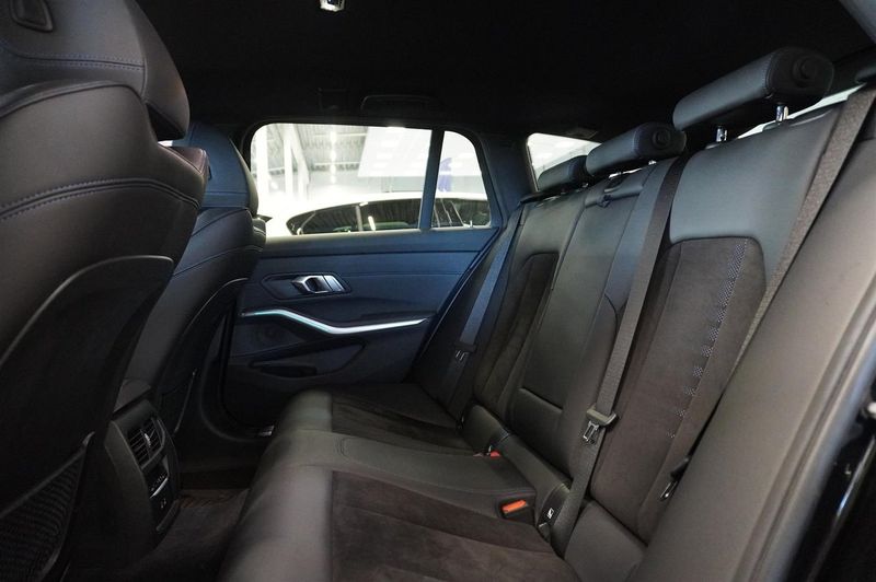 BMW 330 bild 7