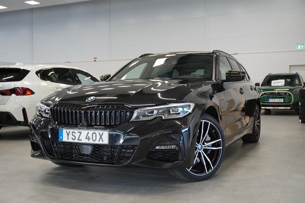 BMW 330 e xDrive Touring M Sport HUD Aktiv Fartpilot HiFi Drag | - 2022