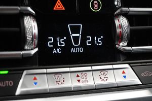 BMW 330 bild 12