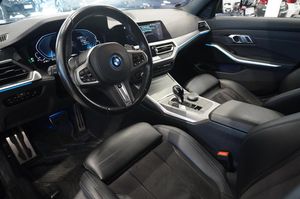 BMW 330 bild 2