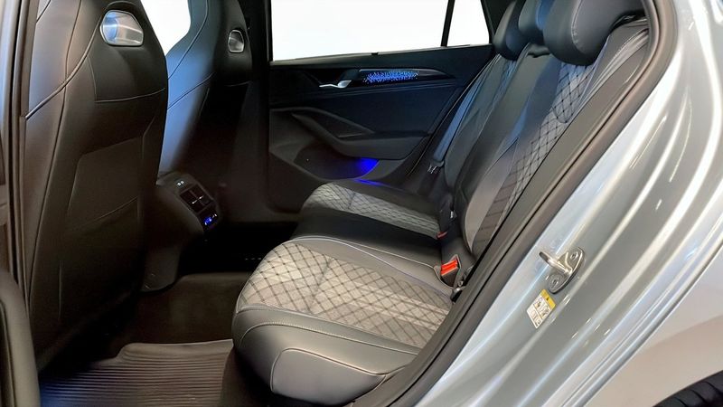Volkswagen Passat bild 12