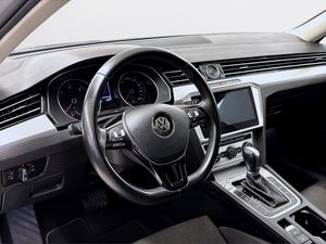 Volkswagen Passat bild 8