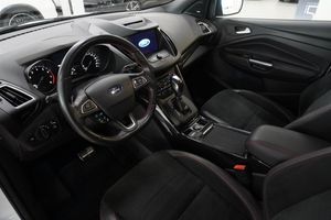 Ford Kuga bild 2