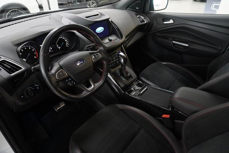 Ford Kuga bild 2
