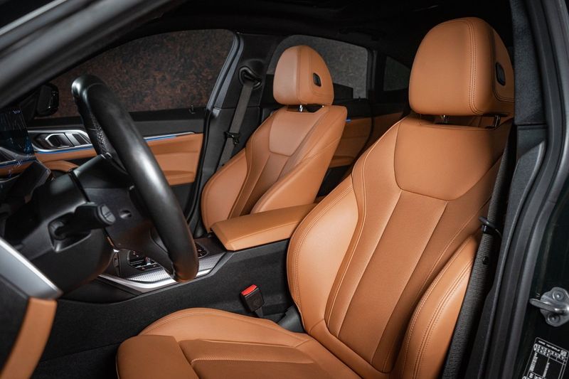 BMW i4 bild 15