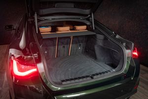 BMW i4 bild 14