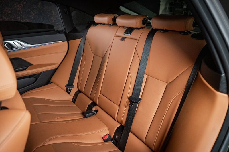 BMW i4 bild 29