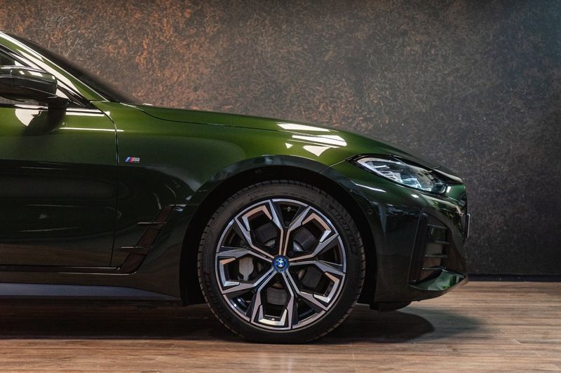 BMW i4 bild 7