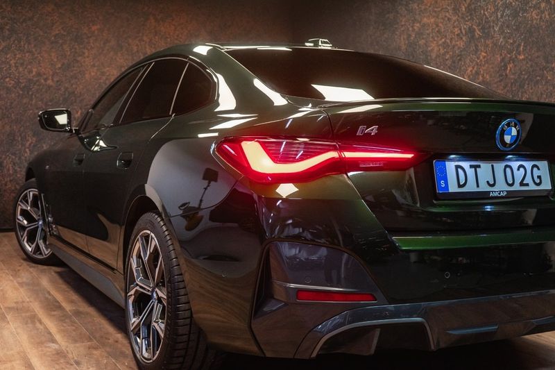 BMW i4 bild 10