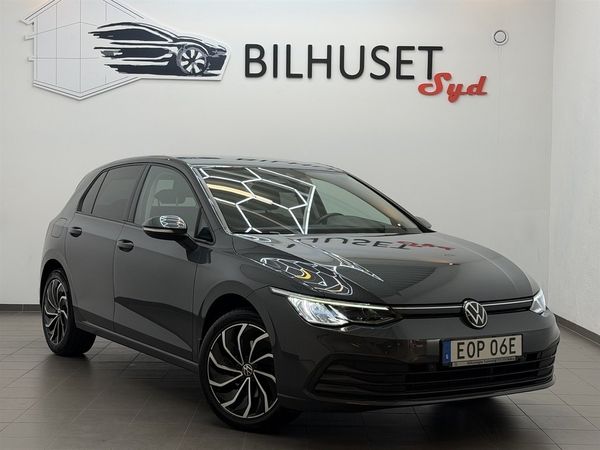 Volkswagen Golf 1.0 TSI 110hk Värmare/Navi/BkameraKrok/Carplay - 2021