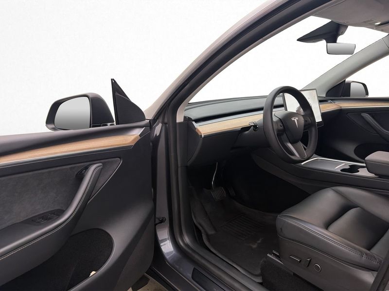Tesla Model Y bild 9