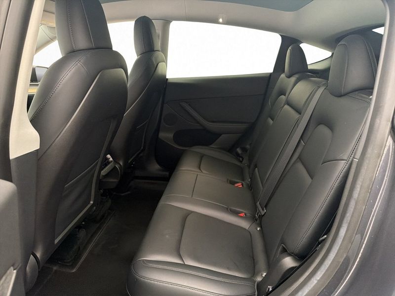 Tesla Model Y bild 15