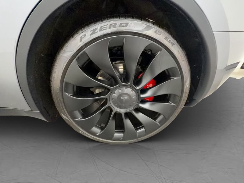 Tesla Model Y bild 34
