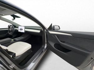 Tesla Model Y bild 14