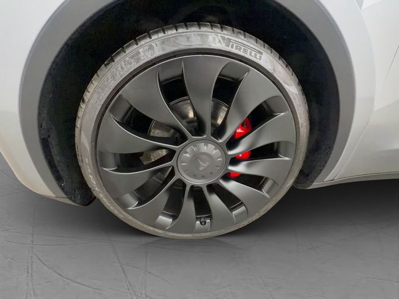 Tesla Model Y bild 32