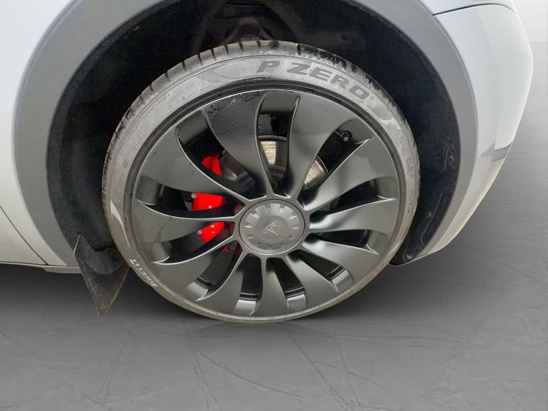 Tesla Model Y bild 31