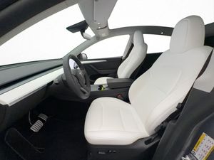 Tesla Model Y bild 10