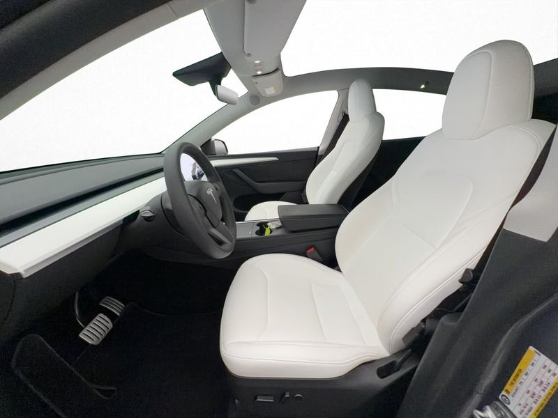 Tesla Model Y bild 10