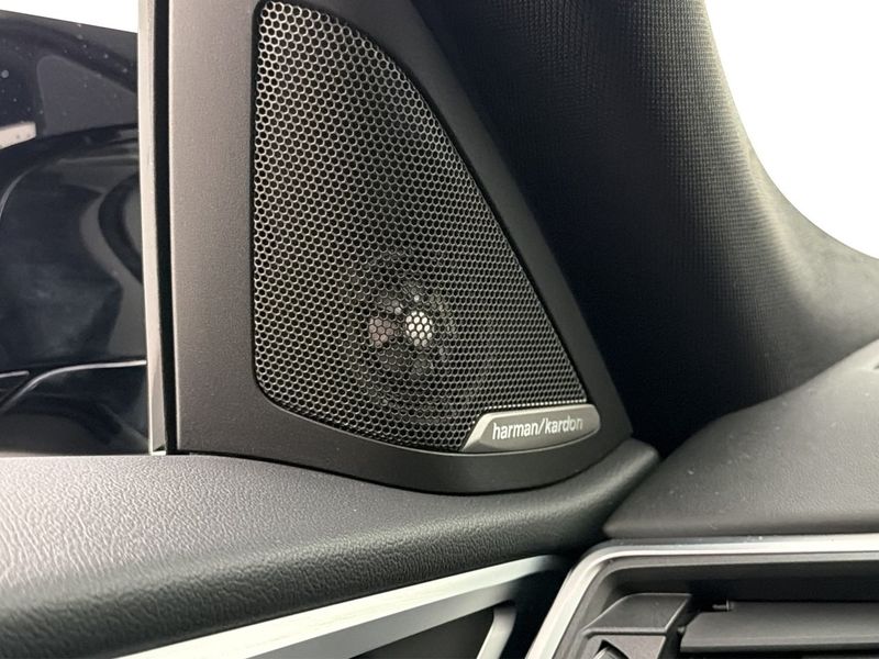BMW i4 bild 16
