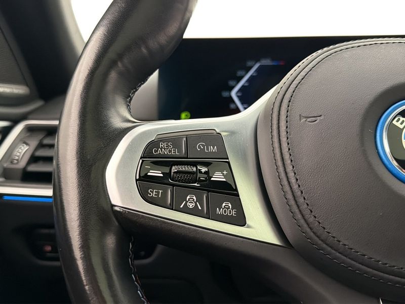 BMW i4 bild 21