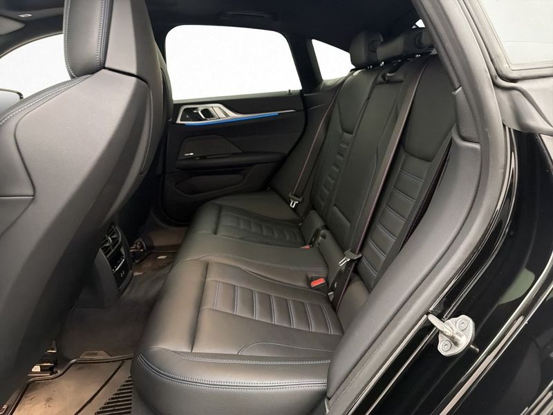 BMW i4 bild 15