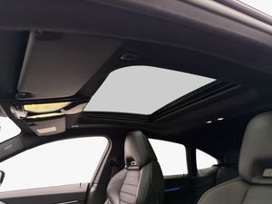 BMW i4 bild 11