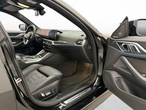 BMW i4 bild 14