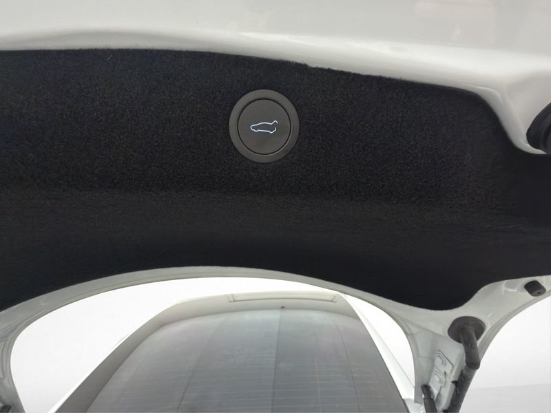 Tesla Model 3 bild 28